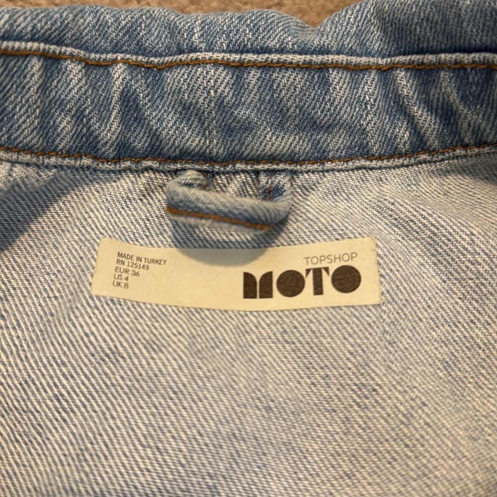 Topshop Moto Cropped Denim Jacket - Picture 3 of 5